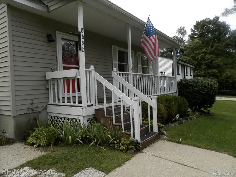 8690 Country Club Drive, Pinckney, MI 48169 - #2
