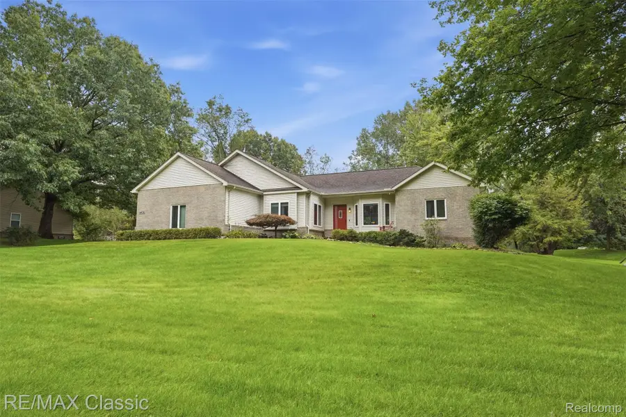 5472 E Alyssa Court, White Lake, MI 48383 - #2