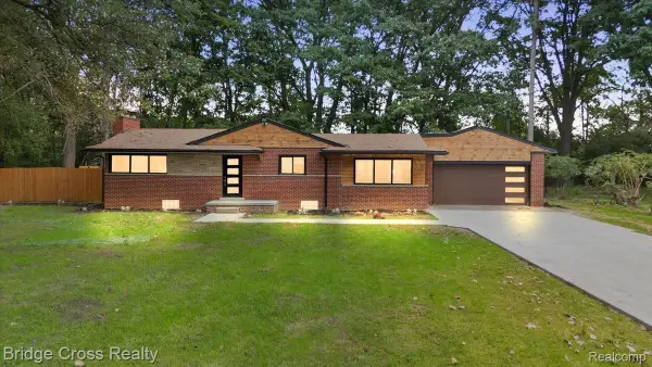 25240 Muerland Road, Southfield, MI 48033
