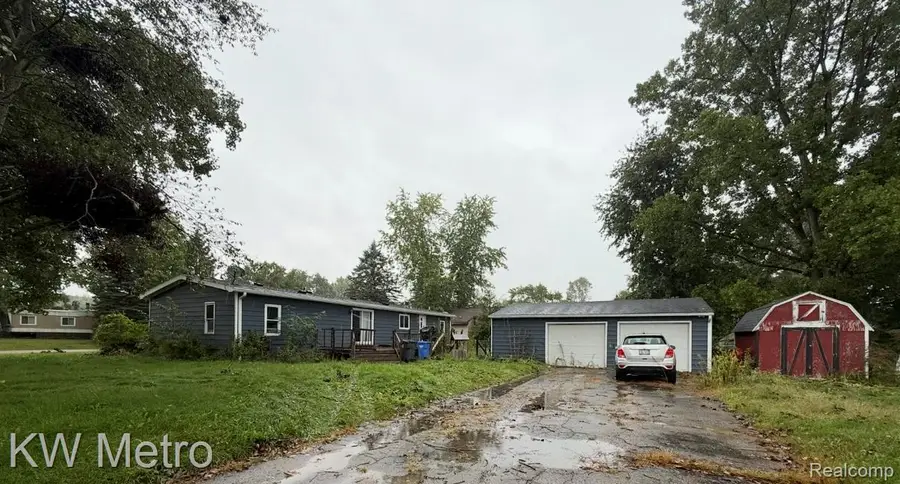 5552 Cherokee Bend, Howell, MI 48843 - #3