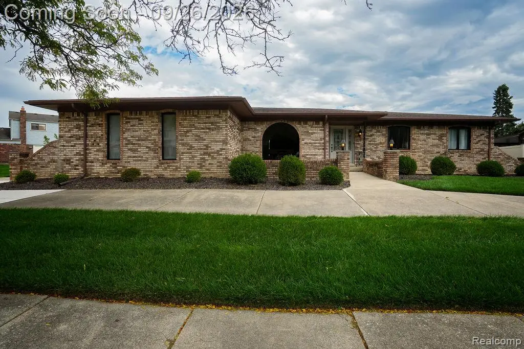 18071 Ryanwood Drive, Riverview, MI 48193 - #1