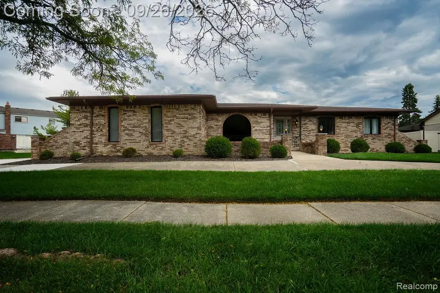 18071 Ryanwood Drive, Riverview, MI 48193 - #2