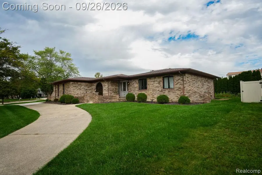 18071 Ryanwood Drive, Riverview, MI 48193 - #3