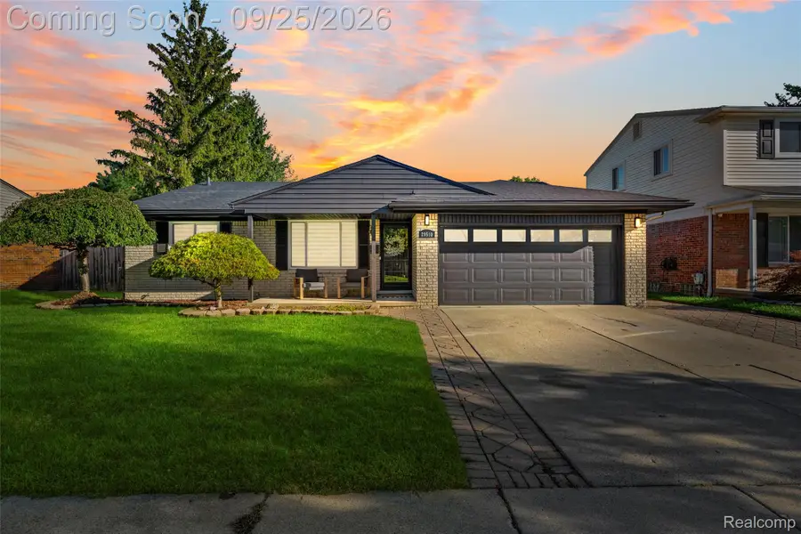 29510 Lyndon Street, Livonia, MI 48154 - #2