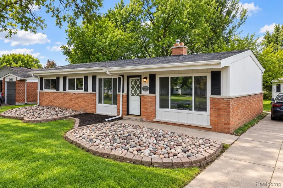 8961 Clinton River Road, Sterling Heights, MI 48314 - #3