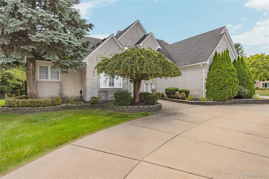 4830 Homestead Drive, Sterling Heights, MI 48314 - #2