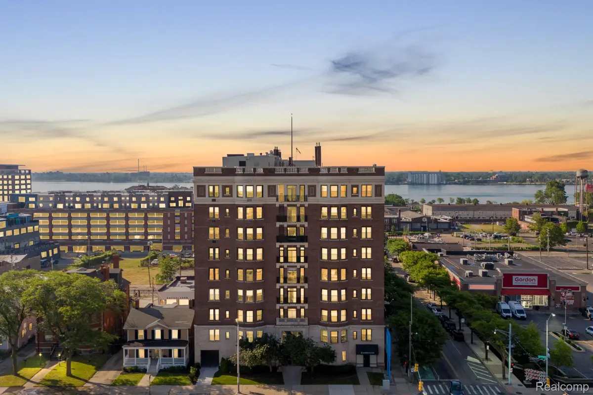 2900 Jefferson #A602, Detroit, MI 48207 - #1