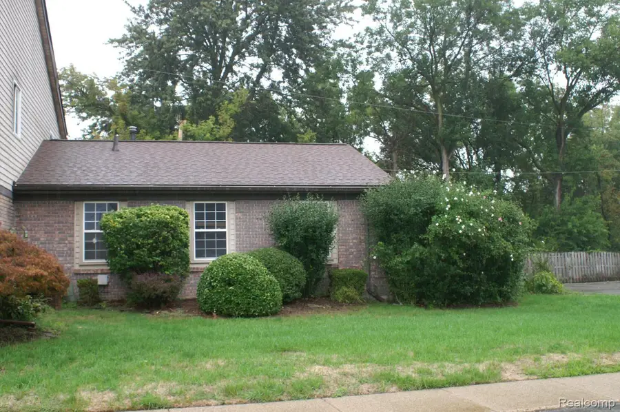 38220 Carolon, Westland, MI 48185 - #2