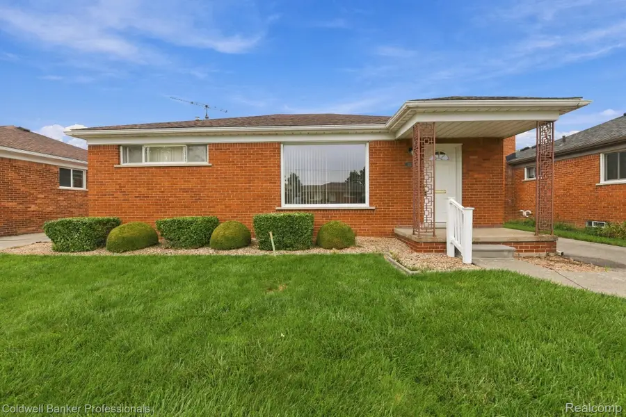 23131 Playview Street, Saint Clair Shores, MI 48082 - #3