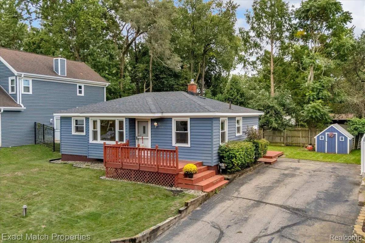 6639 Buckland Avenue, West Bloomfield, MI 48324 - #1