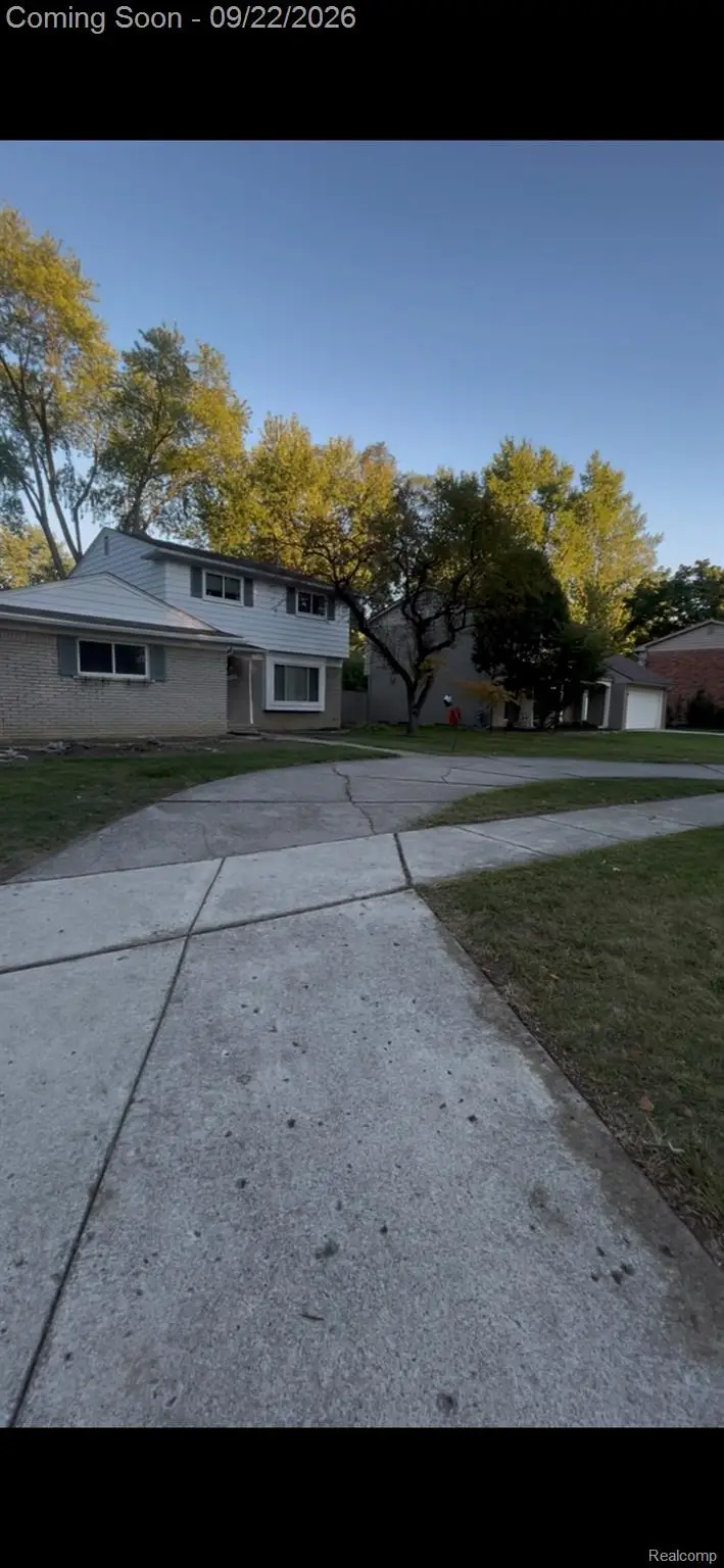 30050 Pleasant Trail, Southfield, MI 48076 - #2