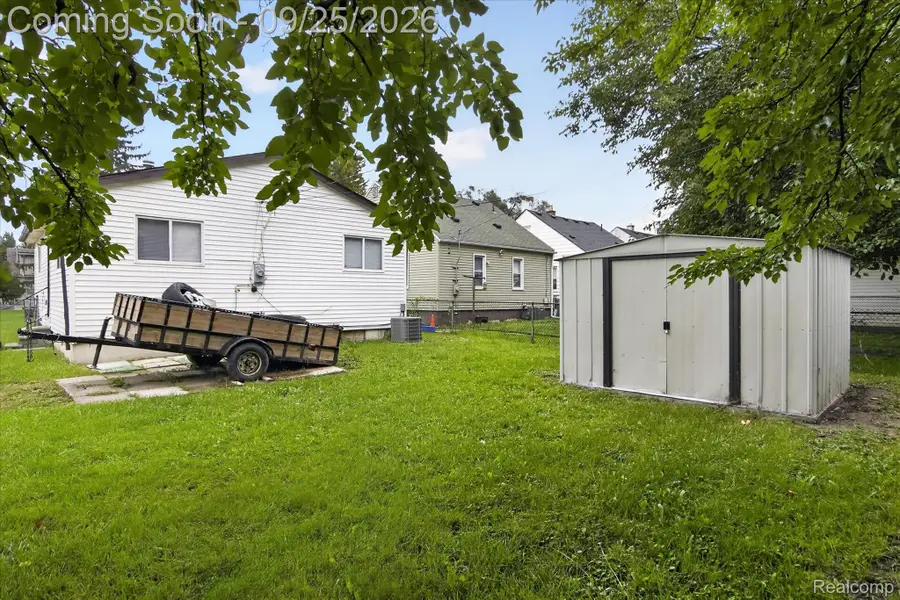 7504 Lozier Avenue, Warren, MI 48091 - #2