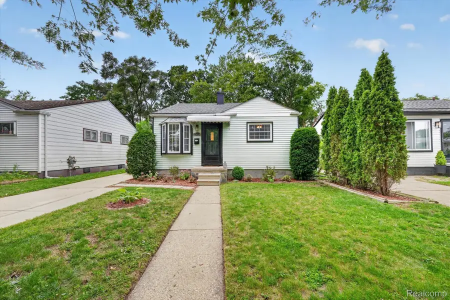 27425 Osmun Street, Madison Heights, MI 48071 - #2
