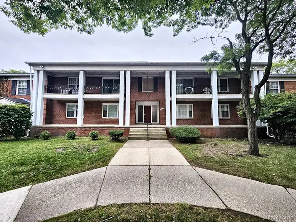 27718 W Echo Valley #216, FarmingtonHills, MI 48334