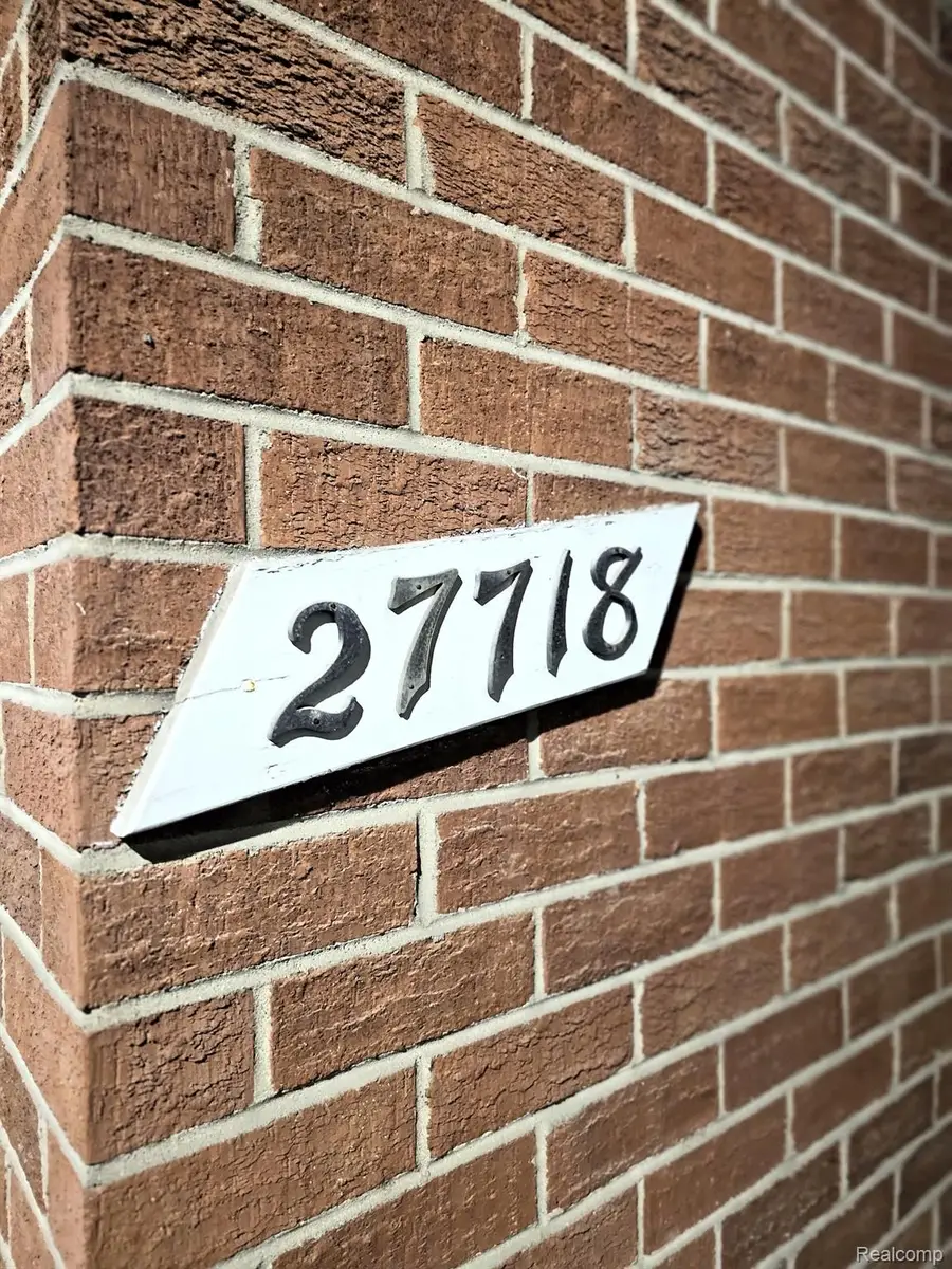 27718 W Echo Valley #216, Farmington Hills, MI 48334 - #3