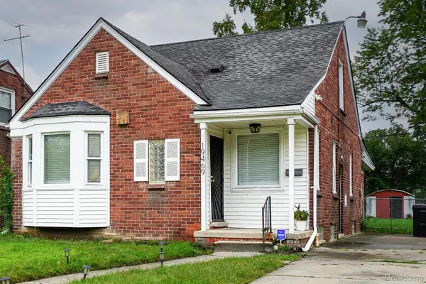 19469 Whitcomb Street, Detroit, MI 48235