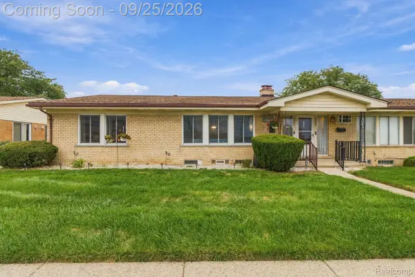 19301 E 13 Mile Road #38, Roseville, MI 48066