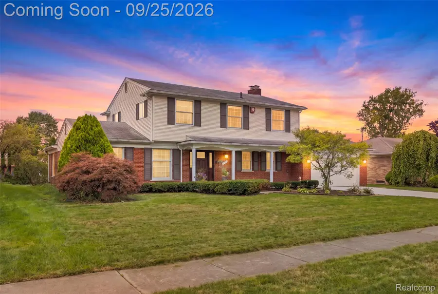 1615 N Evangeline Street, Dearborn Heights, MI 48127 - #2