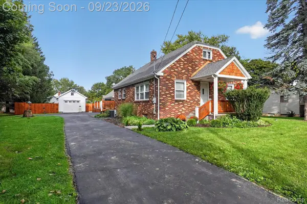 2311 N Genesee Road, Burton, MI 48509