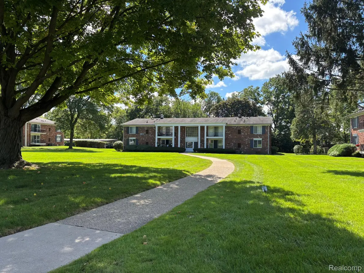 448 Fox Hills Drive S #2, Bloomfield, MI 48304 - #1