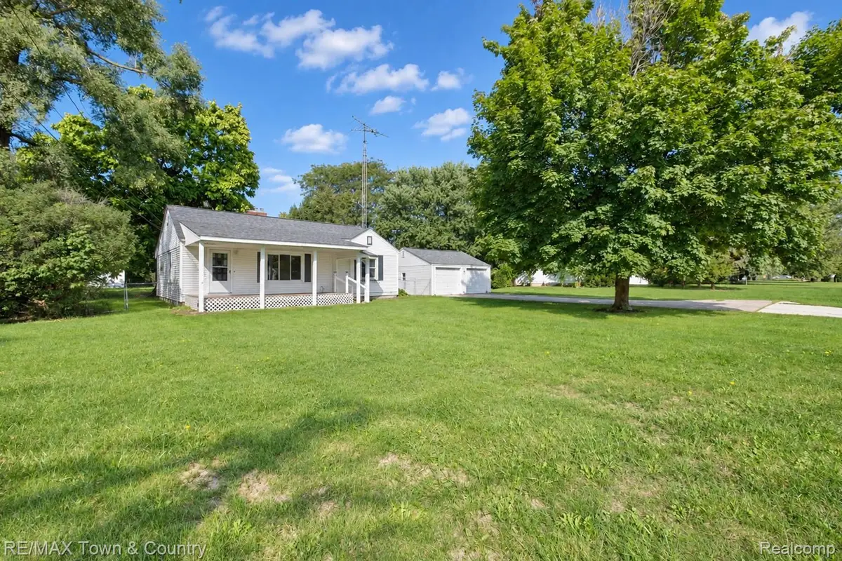 300 S Elms Road, Flushing, MI 48433 - #1