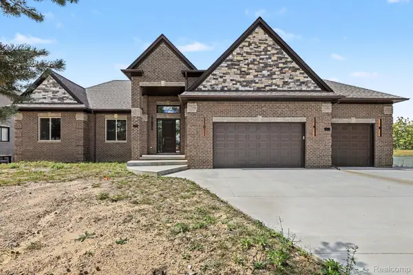 68503 Lake Angela Pointe, Richmond, MI 48062