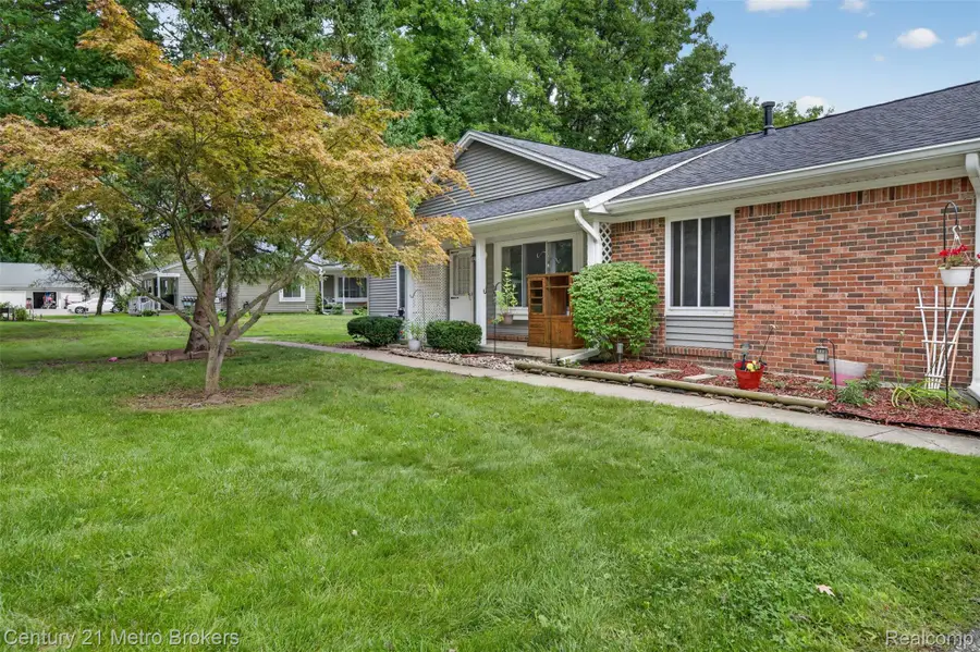 1312 Leisure Drive, Flint, MI 48507 - #2