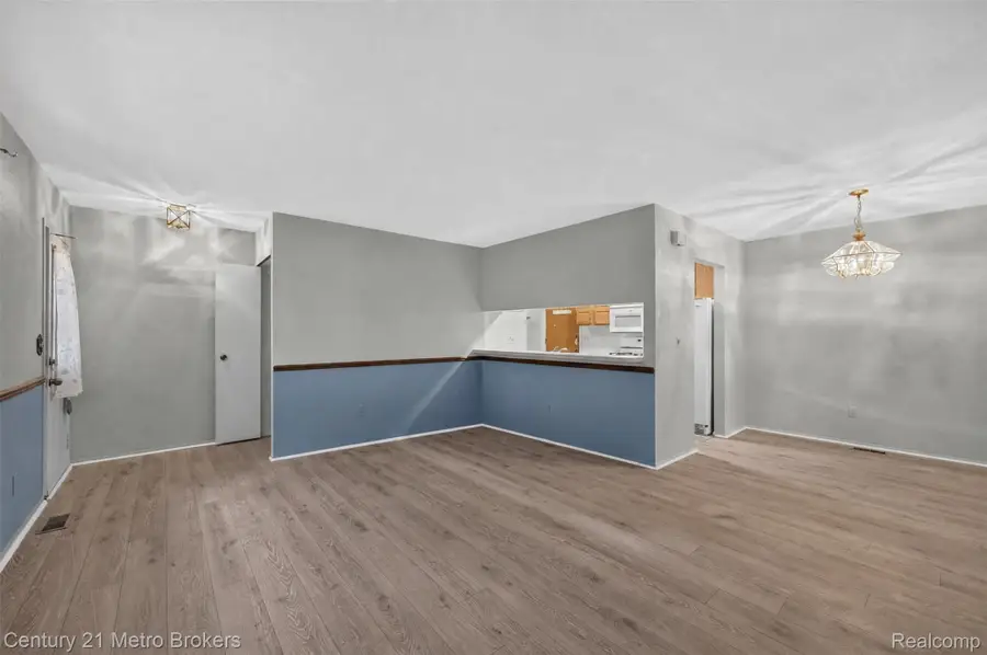 1312 Leisure Drive, Flint, MI 48507 - #3