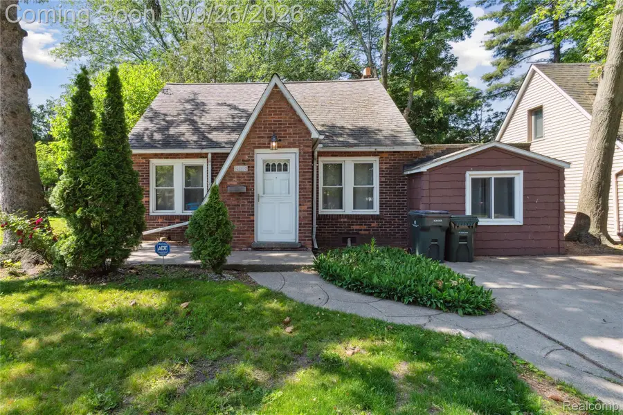 21612 Harper Lake Avenue, Saint Clair Shores, MI 48080 - #2