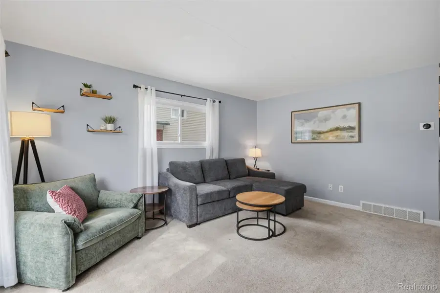 28282 Couzens Avenue, Madison Heights, MI 48071 - #2