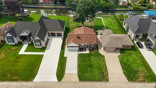 22510 Ardmore Park Drive, StClairShores, MI 48081