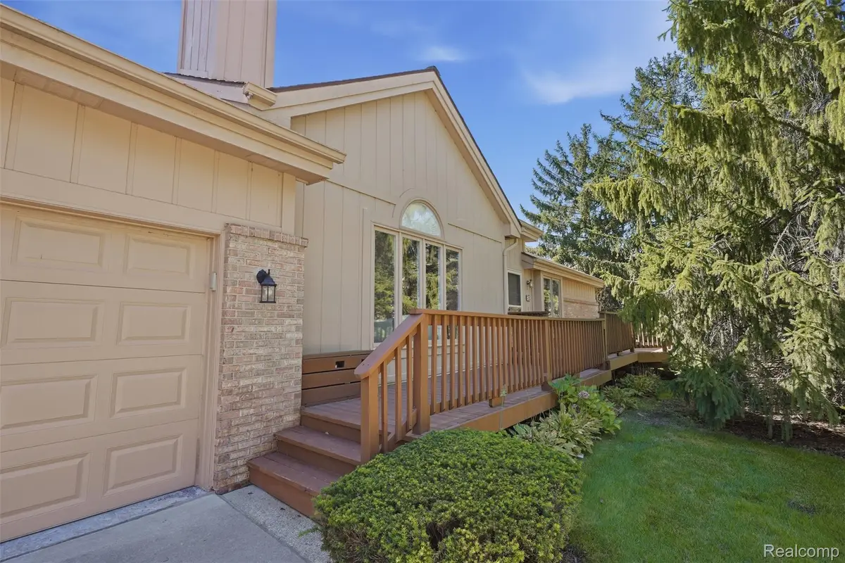 21895 River Ridge Trail, Farmington Hills, MI 48335 - #1