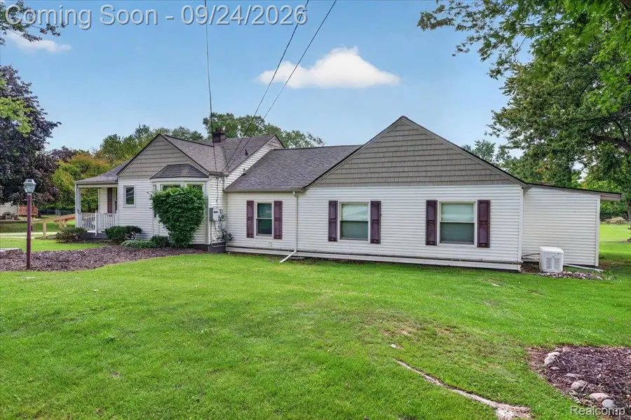 401 Lehigh Road, Rochester Hills, MI 48307 - #3