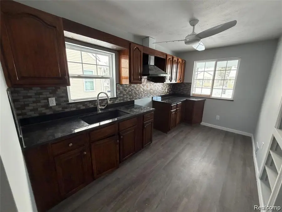 19329 Asbury Park, Detroit, MI 48219 - #2