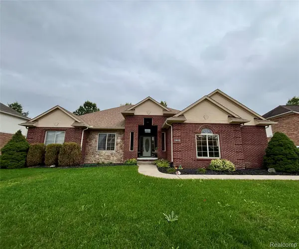 46991 Hidden River Circle N, Canton, MI 48188