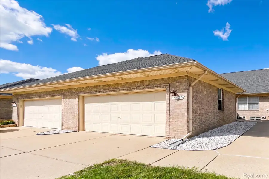5627 Seabreeze Lane #3, Sterling Heights, MI 48310 - #2