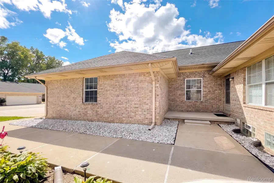 5627 Seabreeze Lane #3, Sterling Heights, MI 48310 - #3