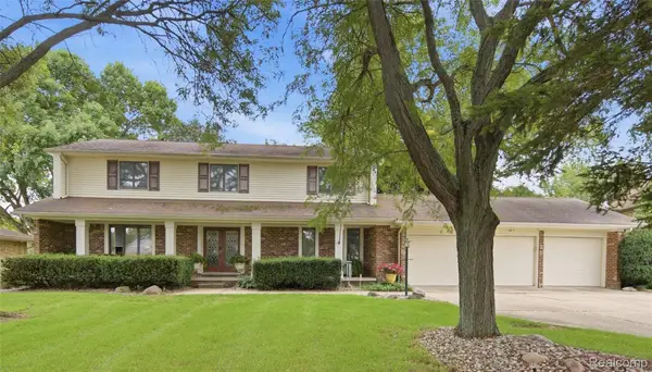 1510 Kings Carriage Road, GrandBlanc, MI 48439