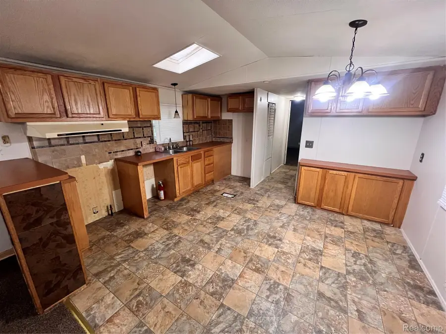 5017 Naomikong, Flint, MI 48506 - #3