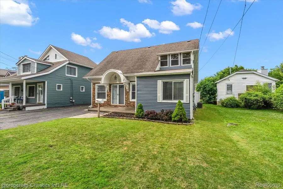22482 Beach Street, Saint Clair Shores, MI 48081 - #3