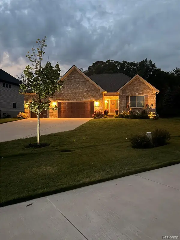 3073 Waldon Meadows Drive, LakeOrion, MI 48359
