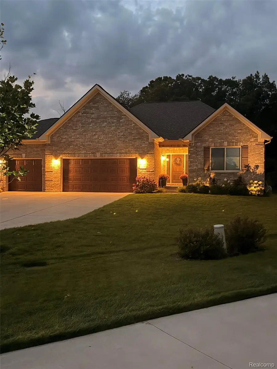 3073 Waldon Meadows Drive, Orion, MI 48359 - #2