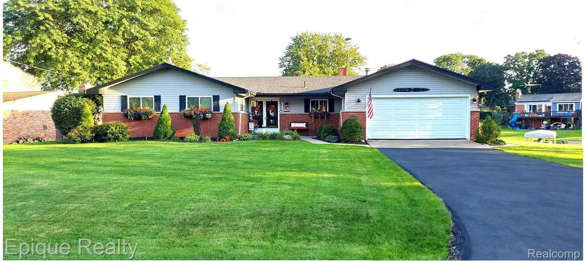 3278 Schoolhouse Drive, Waterford, MI 48329 - #1