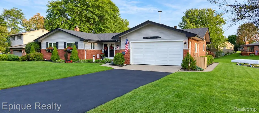 3278 Schoolhouse Drive, Waterford, MI 48329 - #2