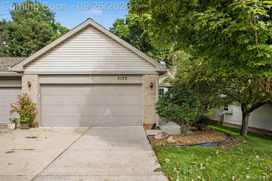 3132 Harbor Court, Waterford, MI 48328 - #3