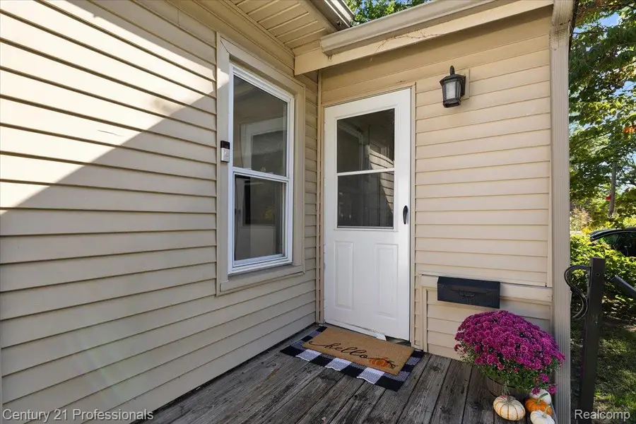 595 E Drayton Street, Ferndale, MI 48220 - #3
