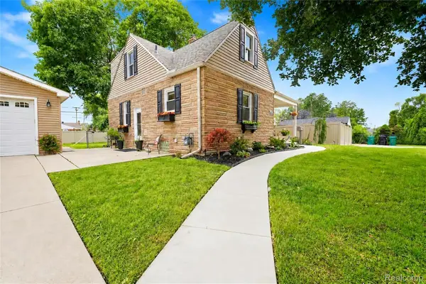 31215 Dawson Street, GardenCity, MI 48135