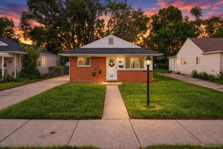 2199 Pearl Avenue, Warren, MI 48091 - #2