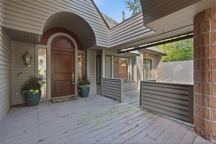 20 Scenic Oaks Drive N, Bloomfield Hills, MI 48304 - #2
