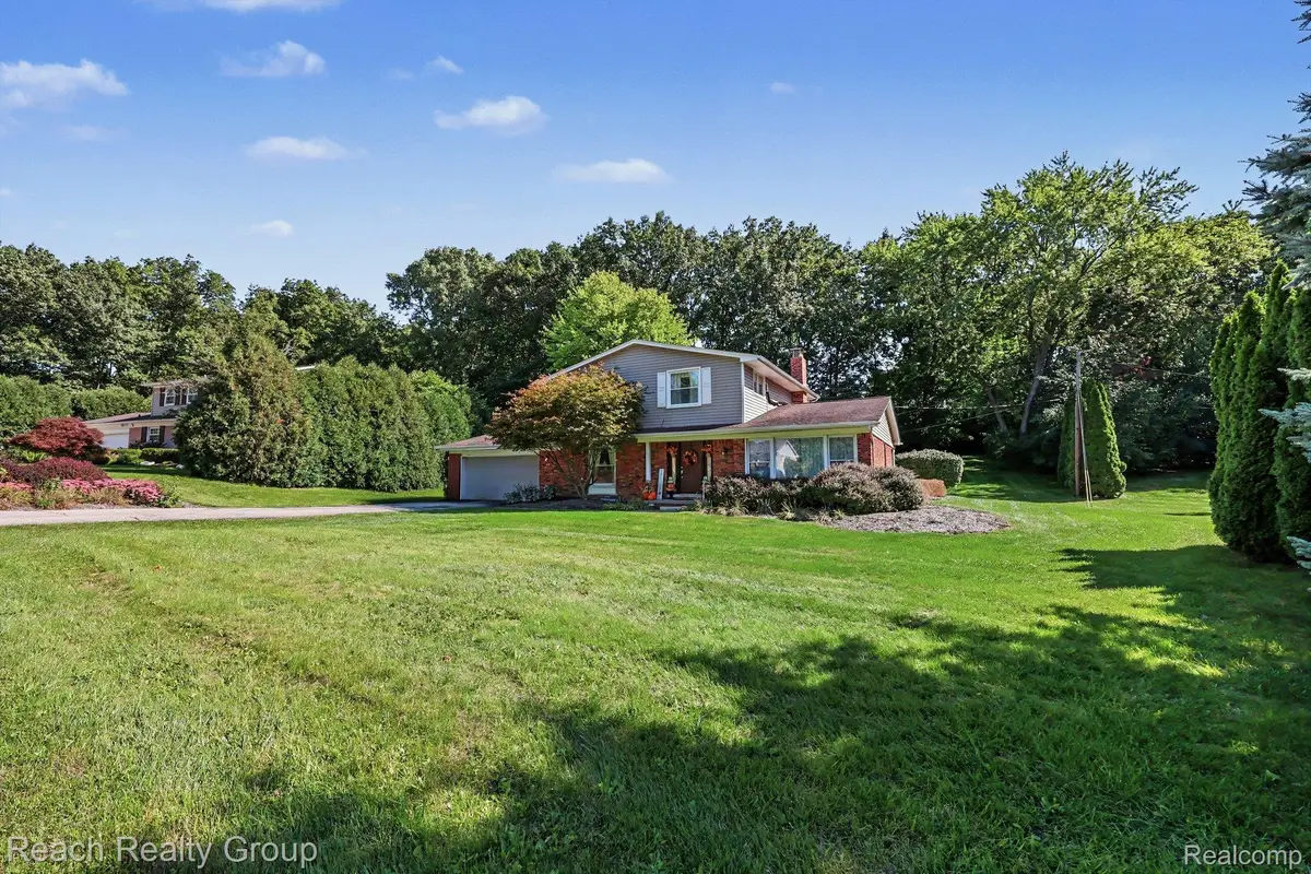 2553 Yorkshire Lane Lane, Bloomfield, MI 48302 - #1